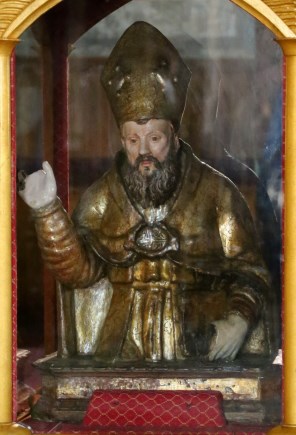 사르데냐의 성 심플리치오 흉상 성해함_photo by Sailko_in the Minor Basilica of San Simplicio in Olbia_Italy.jpg